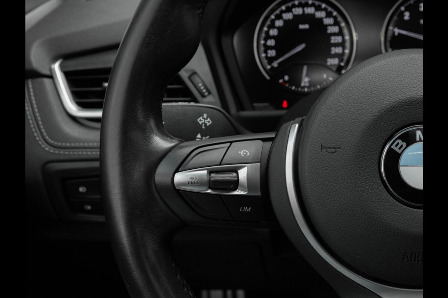 BMW 2 Serie Active Tourer 218i M-Sport - Pano - Memoryzetel - Trekhaak - Camera - LED