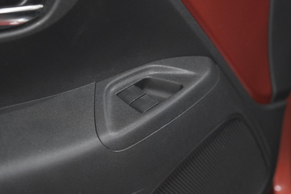 Peugeot 108 1.0 e-VTi Allure TOP! | Elektrisch Vouwdak | Trekhaak | Camera | Apple Carplay