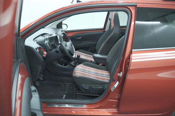 Peugeot 108 1.0 e-VTi Allure TOP! | Elektrisch Vouwdak | Trekhaak | Camera | Apple Carplay