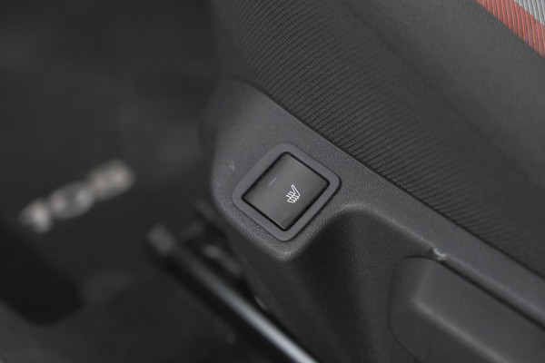 Peugeot 108 1.0 e-VTi Allure TOP! | Elektrisch Vouwdak | Trekhaak | Camera | Apple Carplay
