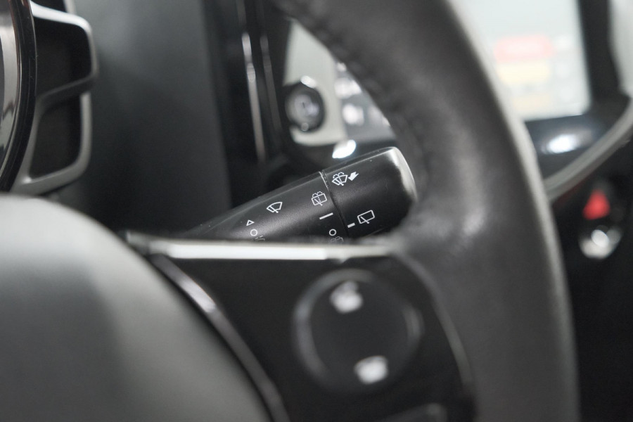Peugeot 108 1.0 e-VTi Allure TOP! | Elektrisch Vouwdak | Trekhaak | Camera | Apple Carplay