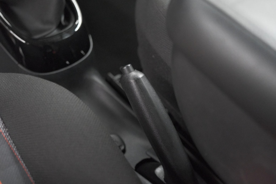 Peugeot 108 1.0 e-VTi Allure TOP! | Elektrisch Vouwdak | Trekhaak | Camera | Apple Carplay
