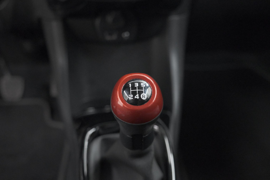 Peugeot 108 1.0 e-VTi Allure TOP! | Elektrisch Vouwdak | Trekhaak | Camera | Apple Carplay
