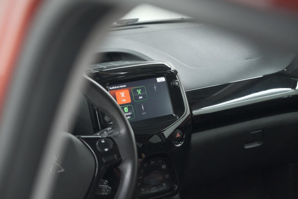 Peugeot 108 1.0 e-VTi Allure TOP! | Elektrisch Vouwdak | Trekhaak | Camera | Apple Carplay