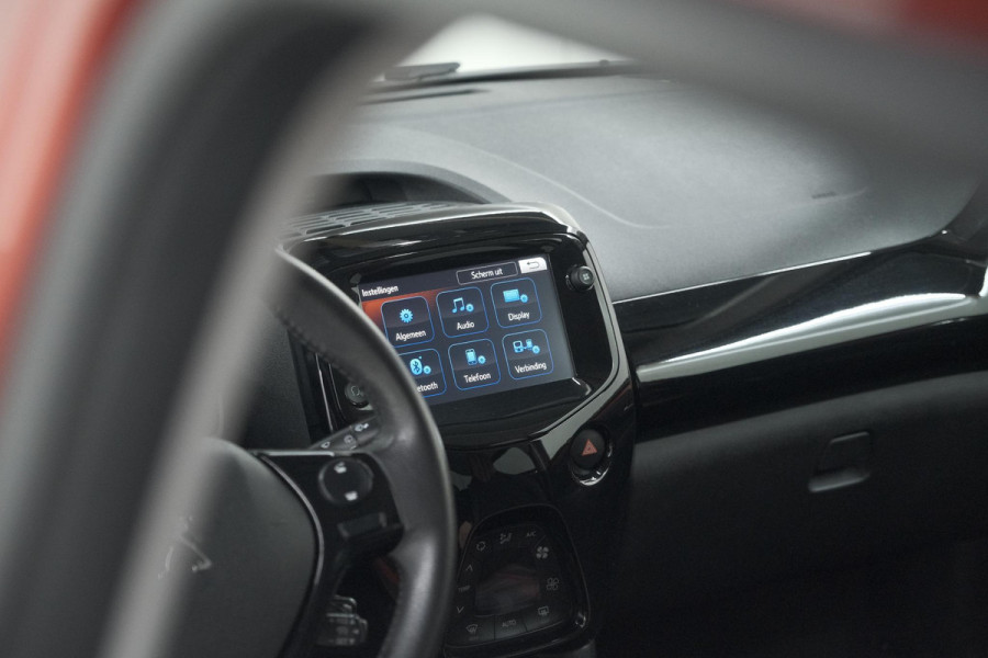Peugeot 108 1.0 e-VTi Allure TOP! | Elektrisch Vouwdak | Trekhaak | Camera | Apple Carplay