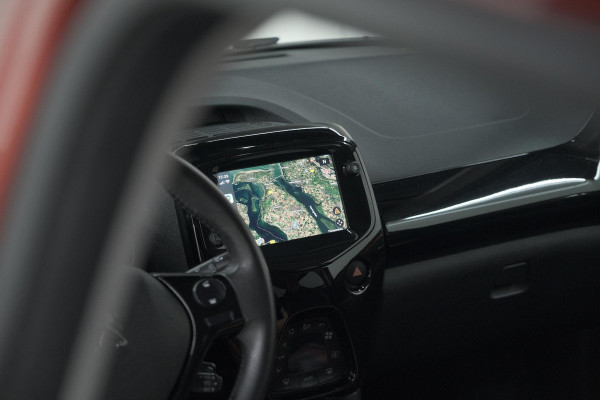 Peugeot 108 1.0 e-VTi Allure TOP! | Elektrisch Vouwdak | Trekhaak | Camera | Apple Carplay
