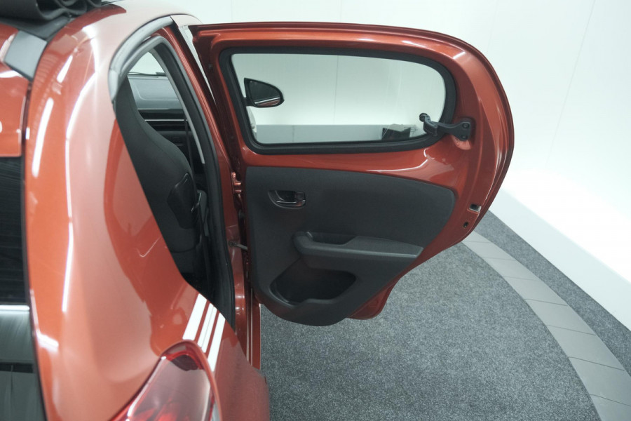 Peugeot 108 1.0 e-VTi Allure TOP! | Elektrisch Vouwdak | Trekhaak | Camera | Apple Carplay