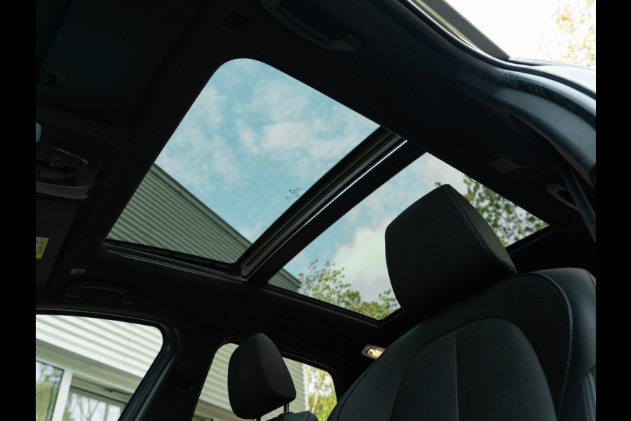 BMW 2 Serie Active Tourer 218i M-Sport - Pano - Memoryzetel - Trekhaak - Camera - LED