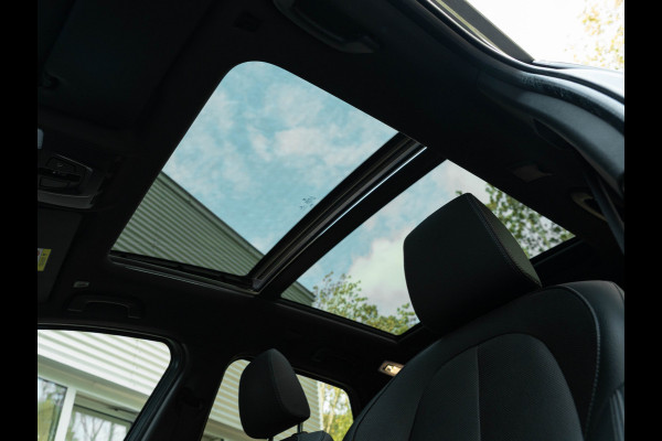 BMW 2 Serie Active Tourer 218i M-Sport - Pano - Memoryzetel - Trekhaak - Camera - LED