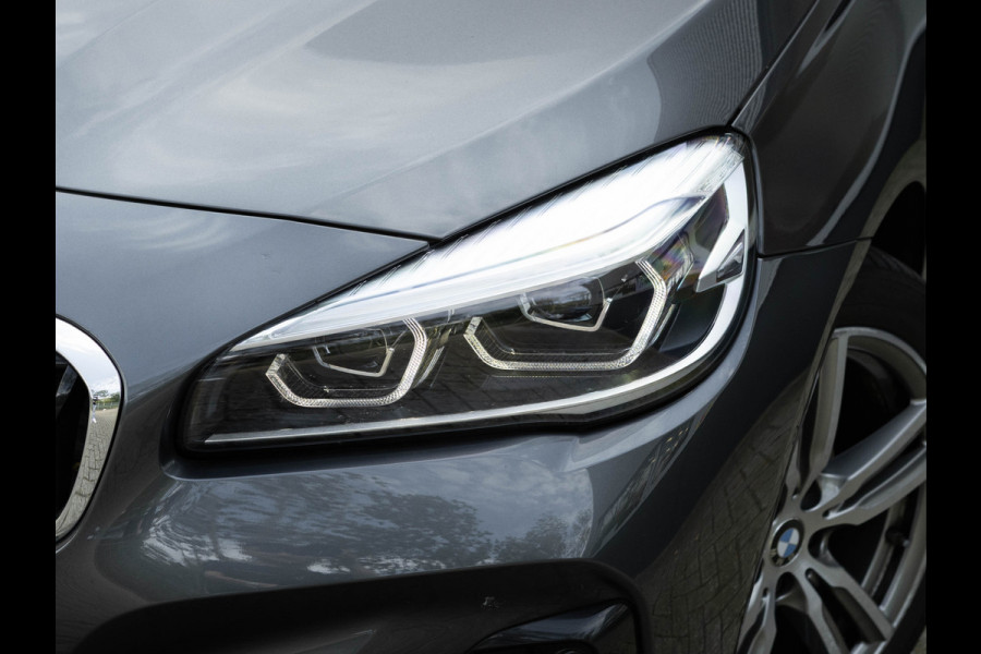 BMW 2 Serie Active Tourer 218i M-Sport - Pano - Memoryzetel - Trekhaak - Camera - LED