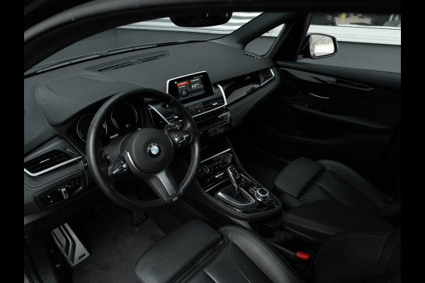 BMW 2 Serie Active Tourer 218i M-Sport - Pano - Memoryzetel - Trekhaak - Camera - LED