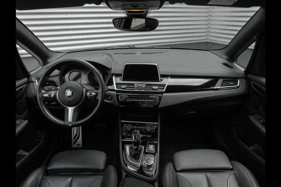 BMW 2 Serie Active Tourer 218i M-Sport - Pano - Memoryzetel - Trekhaak - Camera - LED