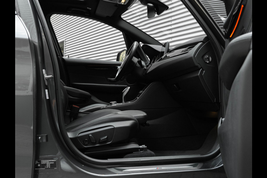 BMW 2 Serie Active Tourer 218i M-Sport - Pano - Memoryzetel - Trekhaak - Camera - LED
