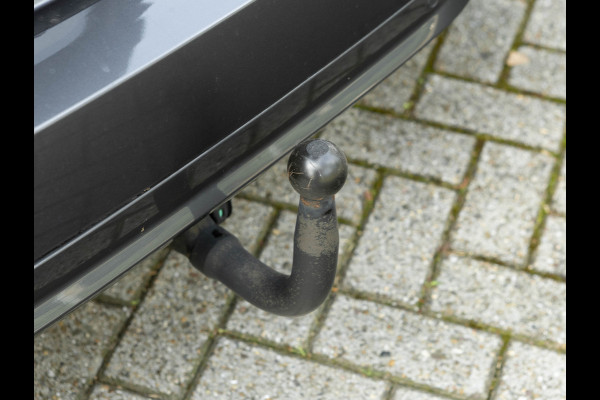 BMW 2 Serie Active Tourer 218i M-Sport - Pano - Memoryzetel - Trekhaak - Camera - LED