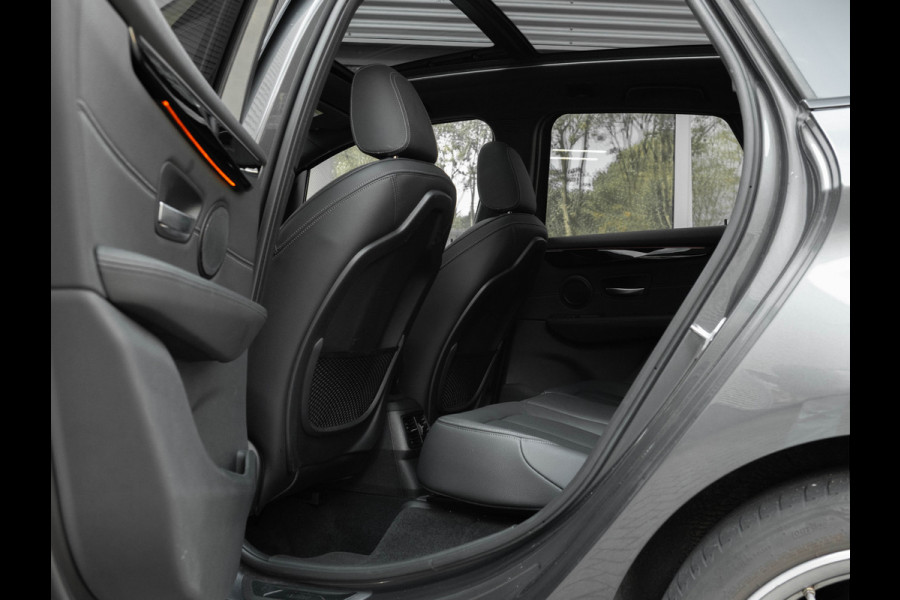 BMW 2 Serie Active Tourer 218i M-Sport - Pano - Memoryzetel - Trekhaak - Camera - LED