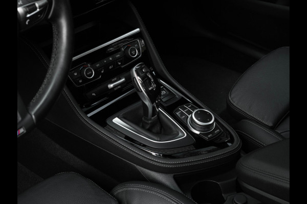 BMW 2 Serie Active Tourer 218i M-Sport - Pano - Memoryzetel - Trekhaak - Camera - LED
