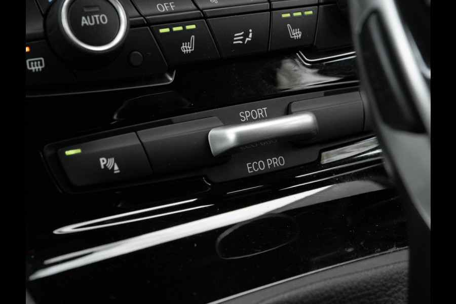 BMW 2 Serie Active Tourer 218i M-Sport - Pano - Memoryzetel - Trekhaak - Camera - LED