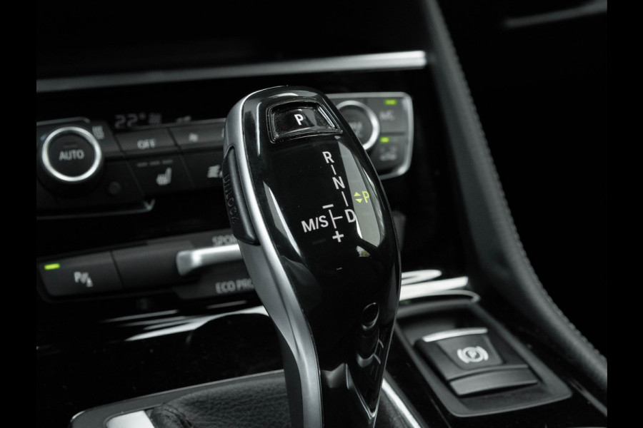 BMW 2 Serie Active Tourer 218i M-Sport - Pano - Memoryzetel - Trekhaak - Camera - LED