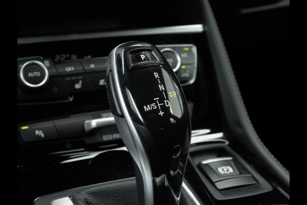 BMW 2 Serie Active Tourer 218i M-Sport - Pano - Memoryzetel - Trekhaak - Camera - LED