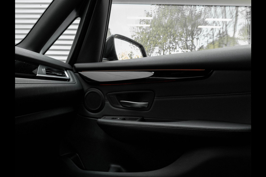 BMW 2 Serie Active Tourer 218i M-Sport - Pano - Memoryzetel - Trekhaak - Camera - LED