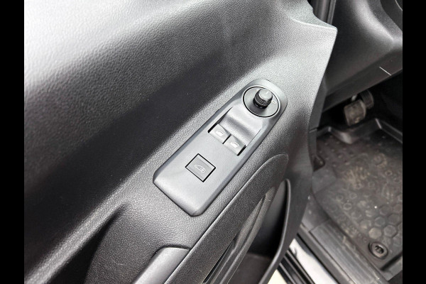 Opel Combo 1.5D L2H1 Edition Airco Navi PDC Achter  App-connect DAB+ Trekhaak