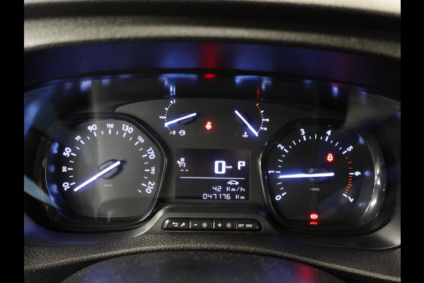 Opel Vivaro L3H1 Dubbele Cabine 144PK Automaat Airco Navi Bluetooth Trekhaak