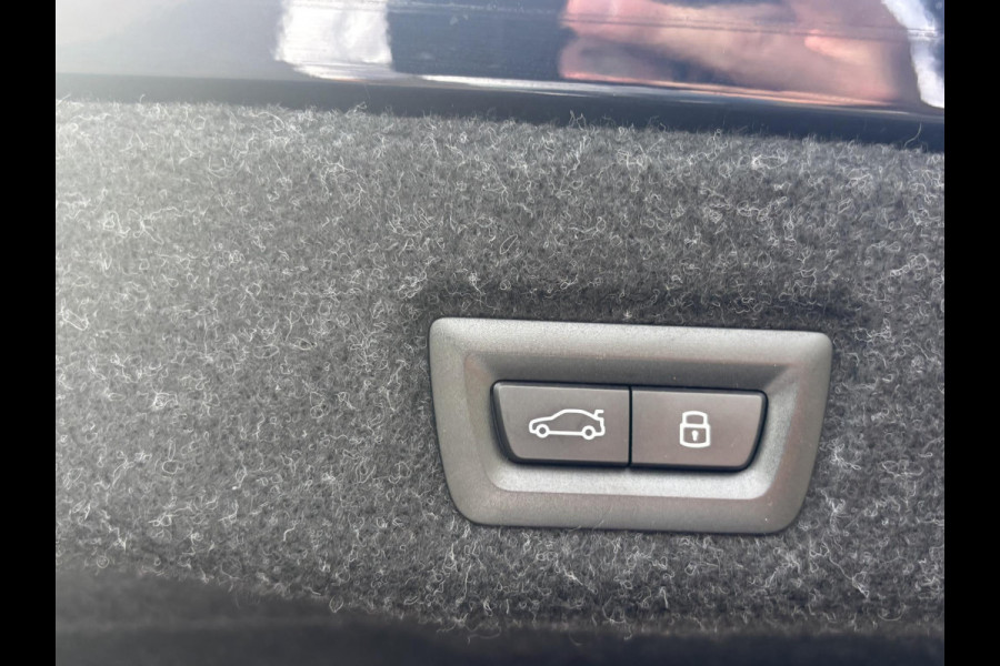 BMW i5 eDrive40 84 kWh M SPORT VAN: 63.900,- VOOR: 58.877,- UW HERFSTVOORDEEL: 5.023,- | MEGA VOL | ORIG. NL | BTW VERREKENBAAR | t/m 05-2027 FABRIEKSGARANTIE