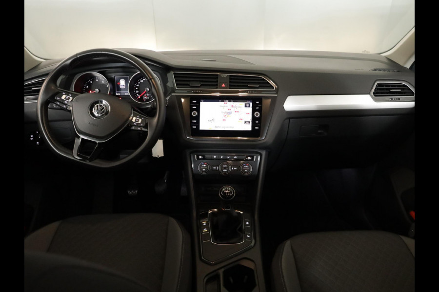 Volkswagen Tiguan 1.5 TSI Comfortline 130pk 6bak| Navi| Trekhaak| 17'LM-velgen