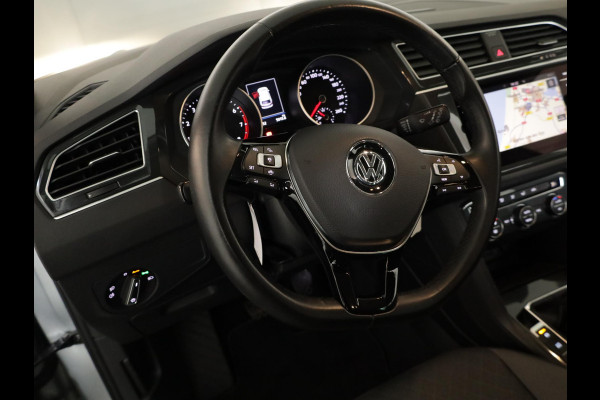 Volkswagen Tiguan 1.5 TSI Comfortline 130pk 6bak| Navi| Trekhaak| 17'LM-velgen