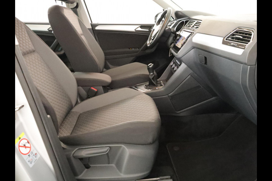 Volkswagen Tiguan 1.5 TSI Comfortline 130pk 6bak| Navi| Trekhaak| 17'LM-velgen
