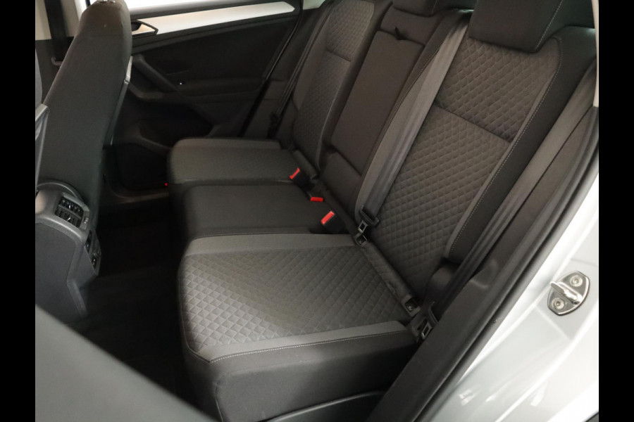 Volkswagen Tiguan 1.5 TSI Comfortline 130pk 6bak| Navi| Trekhaak| 17'LM-velgen