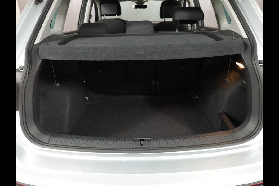 Volkswagen Tiguan 1.5 TSI Comfortline 130pk 6bak| Navi| Trekhaak| 17'LM-velgen