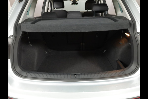 Volkswagen Tiguan 1.5 TSI Comfortline 130pk 6bak| Navi| Trekhaak| 17'LM-velgen