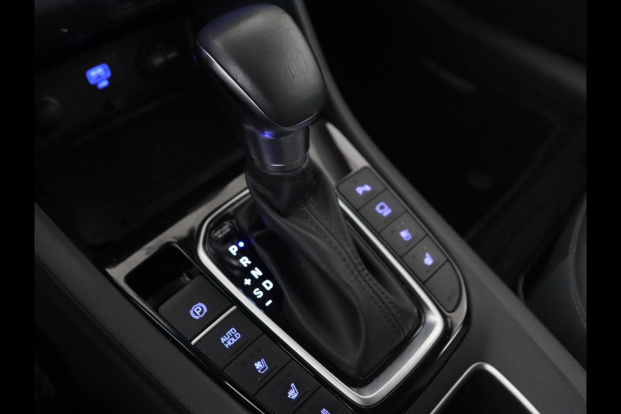 Hyundai IONIQ 1.6 GDi Premium + | Schuifdak | Apple Carplay | LED | Navigatie | Stuur & Stoelverwarming | Leder | Sfeerverlichting