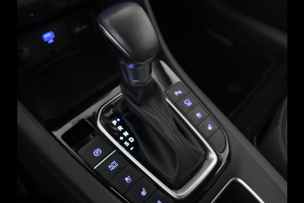 Hyundai IONIQ 1.6 GDi Premium + | Schuifdak | Apple Carplay | LED | Navigatie | Stuur & Stoelverwarming | Leder | Sfeerverlichting