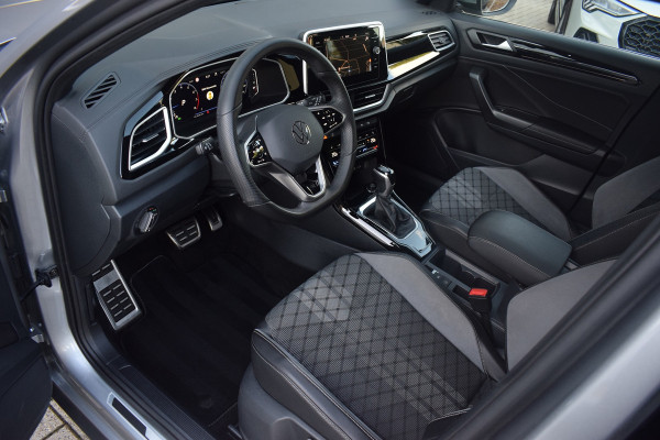 Volkswagen T-Roc 1.5 TSI 150pk DSG R-Line Pano | Trekhaak | 19"