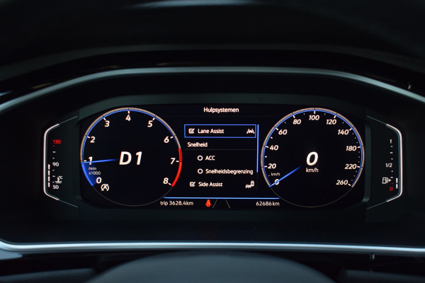 Volkswagen T-Roc 1.5 TSI 150pk DSG R-Line Pano | Trekhaak | 19"