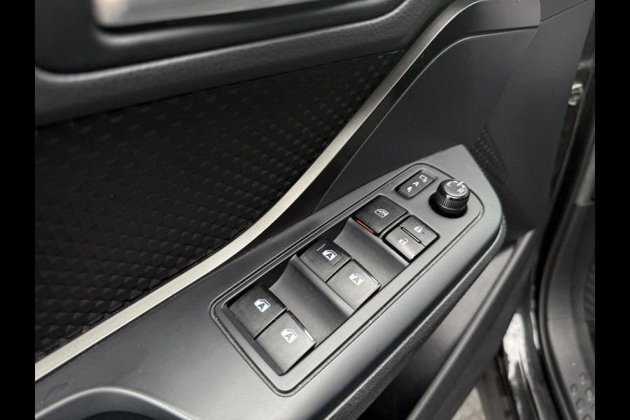 Toyota C-HR 1.8 Hybrid Dynamic Navi. GARANTIE TOT 08-2028! . AFNEEMBARE TREKHAAK. ADAPTIEVE CRUISE CONTROL. PARKEERSENSOREN VOOR & ACHTER.
