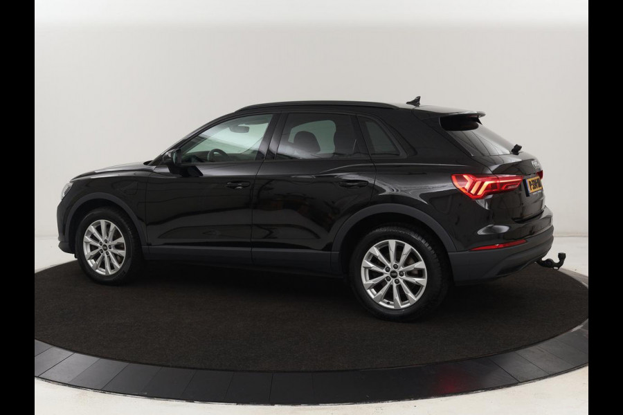 Audi Q3 45 TFSI e Advanced edition | PHEV | Trekhaak Wegklapbaar | Camera | Cruise Control | Carplay | Navigatie