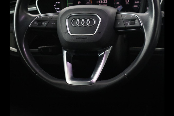 Audi Q3 45 TFSI e Advanced edition | PHEV | Trekhaak Wegklapbaar | Camera | Cruise Control | Carplay | Navigatie