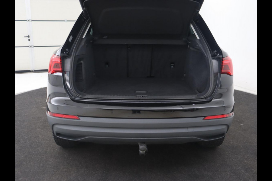 Audi Q3 45 TFSI e Advanced edition | PHEV | Trekhaak Wegklapbaar | Camera | Cruise Control | Carplay | Navigatie