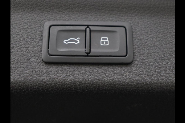 Audi Q3 45 TFSI e Advanced edition | PHEV | Trekhaak Wegklapbaar | Camera | Cruise Control | Carplay | Navigatie