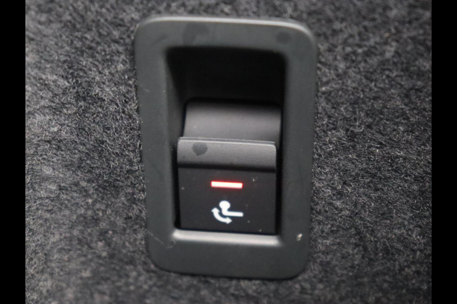 Audi Q3 45 TFSI e Advanced edition | PHEV | Trekhaak Wegklapbaar | Camera | Cruise Control | Carplay | Navigatie