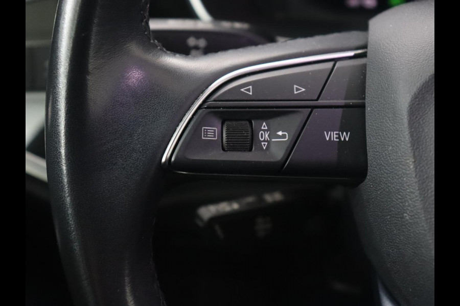 Audi Q3 45 TFSI e Advanced edition | PHEV | Trekhaak Wegklapbaar | Camera | Cruise Control | Carplay | Navigatie