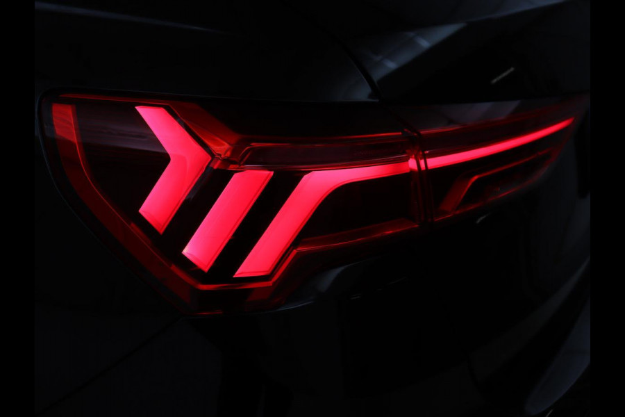 Audi Q3 45 TFSI e Advanced edition | PHEV | Trekhaak Wegklapbaar | Camera | Cruise Control | Carplay | Navigatie