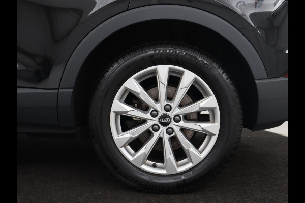 Audi Q3 45 TFSI e Advanced edition | PHEV | Trekhaak Wegklapbaar | Camera | Cruise Control | Carplay | Navigatie