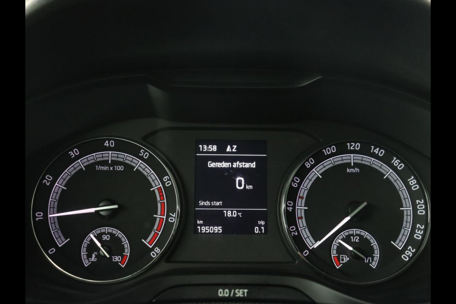 Škoda Karoq 1.0 TSI Clever Edition | Trekhaak | Carplay | Navigatie | Cruise Control | LED | PDC |