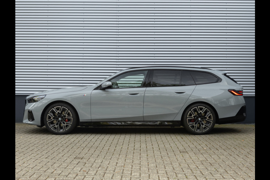 BMW 5 Serie Touring 520d xDrive - M-Sport Pro - Pano - Trekhaak - ACC - Harman Kardon