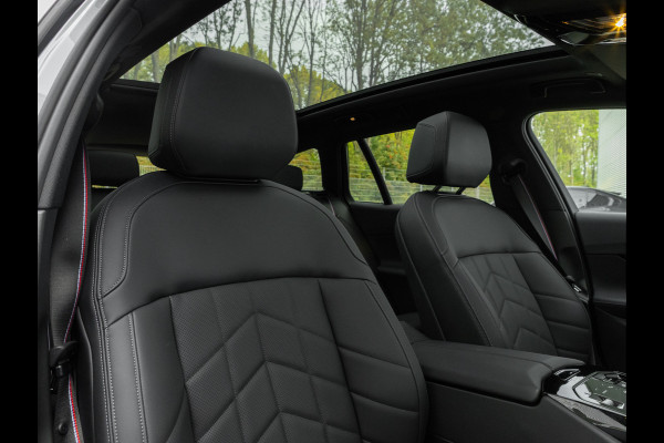 BMW 5 Serie Touring 520d xDrive - M-Sport Pro - Pano - Trekhaak - ACC - Harman Kardon