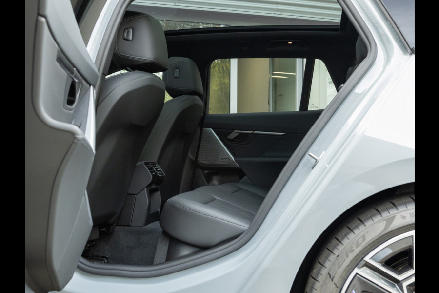 BMW 5 Serie Touring 520d xDrive - M-Sport Pro - Pano - Trekhaak - ACC - Harman Kardon